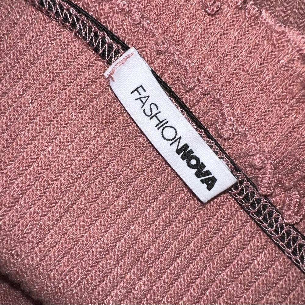 2/$25 Fashion Nova Pink Off The Shoulder Crop Top - Picture 4 of 4